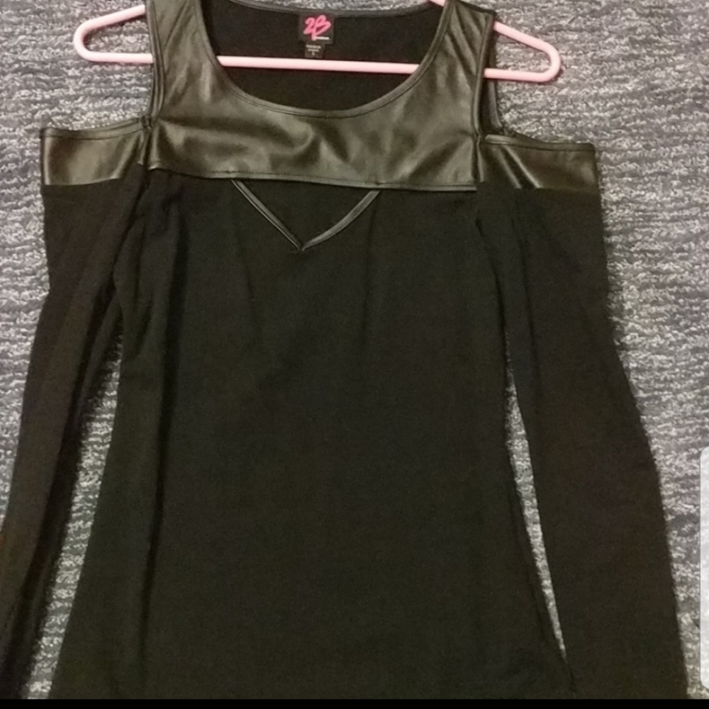 Not SELLING!! IN SEARCH OF THIS 2B BEBE SHIRT